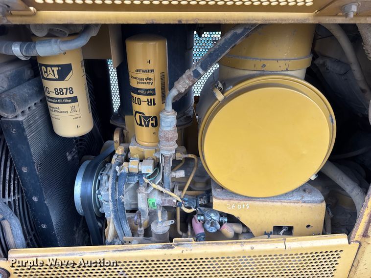 image for item ER0380 2006 Caterpillar D6N LGP dozer