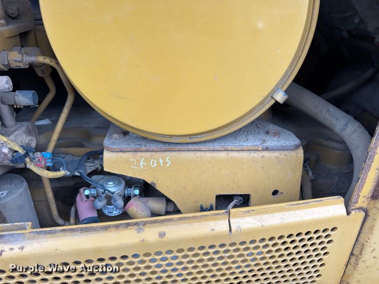 image for item ER0380 2006 Caterpillar D6N LGP dozer