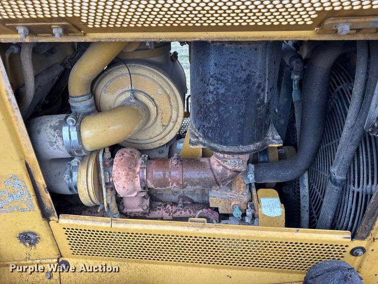 image for item ER0380 2006 Caterpillar D6N LGP dozer