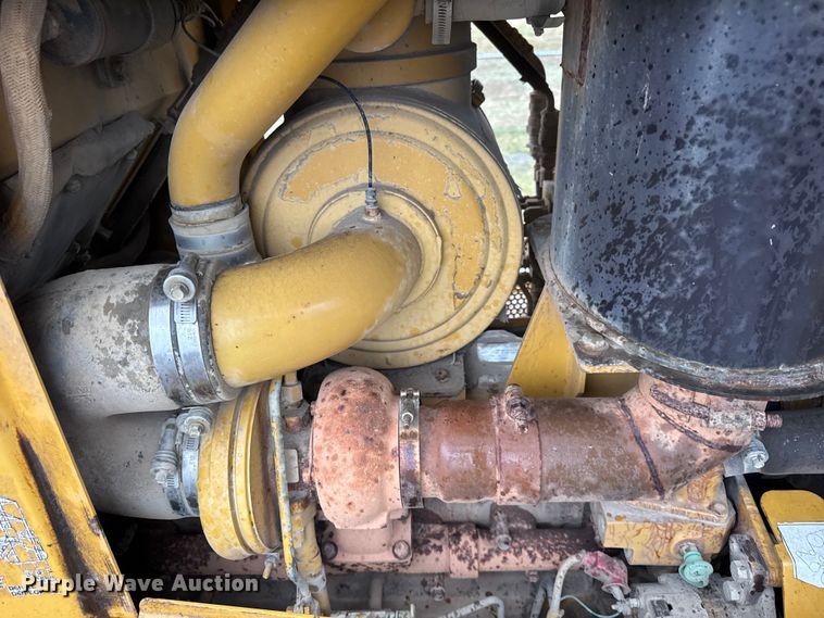 image for item ER0380 2006 Caterpillar D6N LGP dozer