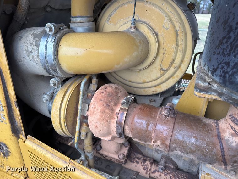 image for item ER0380 2006 Caterpillar D6N LGP dozer