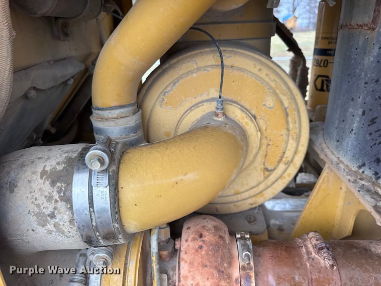 image for item ER0380 2006 Caterpillar D6N LGP dozer