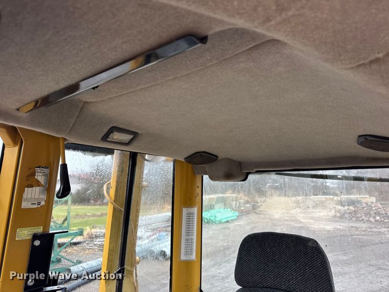 image for item ER0380 2006 Caterpillar D6N LGP dozer