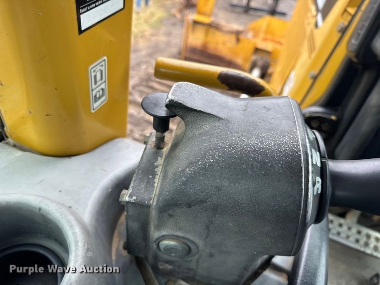 image for item ER0380 2006 Caterpillar D6N LGP dozer