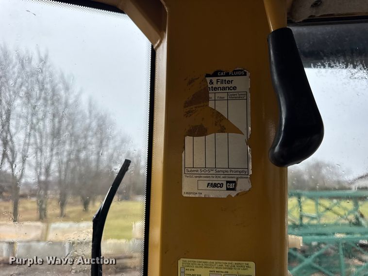 image for item ER0380 2006 Caterpillar D6N LGP dozer