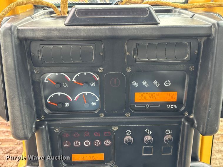 image for item ER0380 2006 Caterpillar D6N LGP dozer