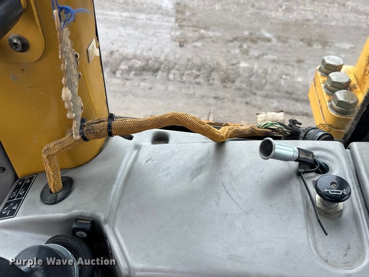 image for item ER0380 2006 Caterpillar D6N LGP dozer