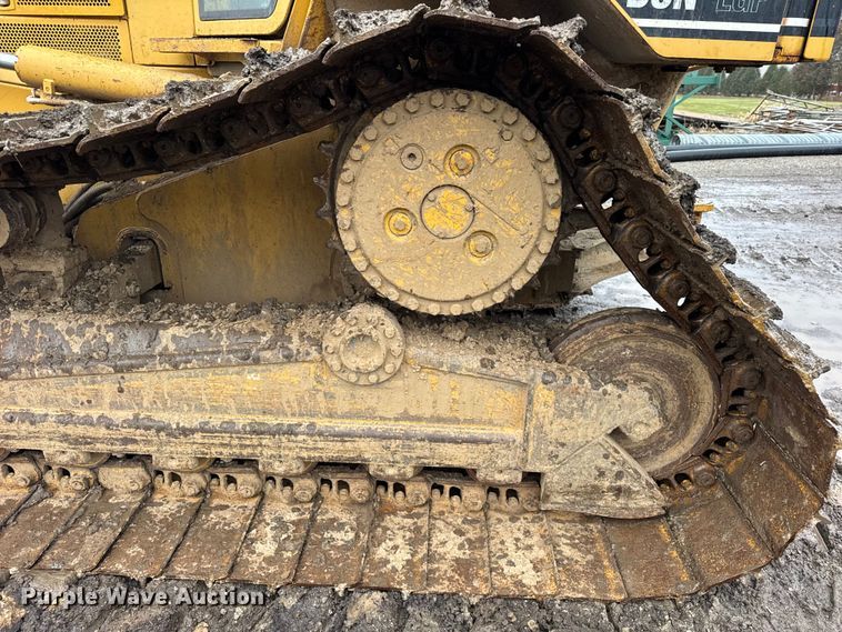 image for item ER0380 2006 Caterpillar D6N LGP dozer