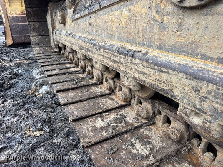 image for item ER0380 2006 Caterpillar D6N LGP dozer