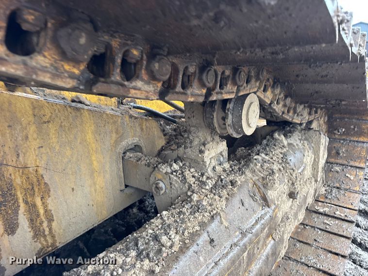 image for item ER0380 2006 Caterpillar D6N LGP dozer