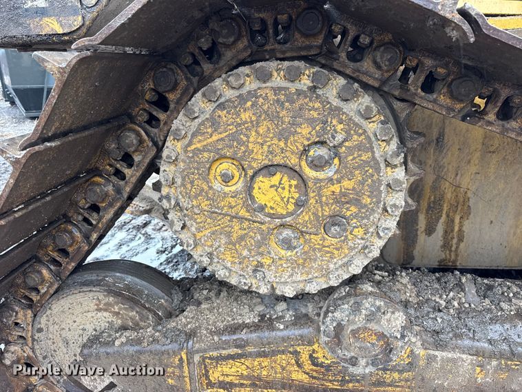 image for item ER0380 2006 Caterpillar D6N LGP dozer