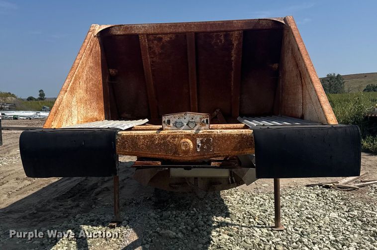 image for item ER2384 1988 Ranch manufacturing bottom dump trailer