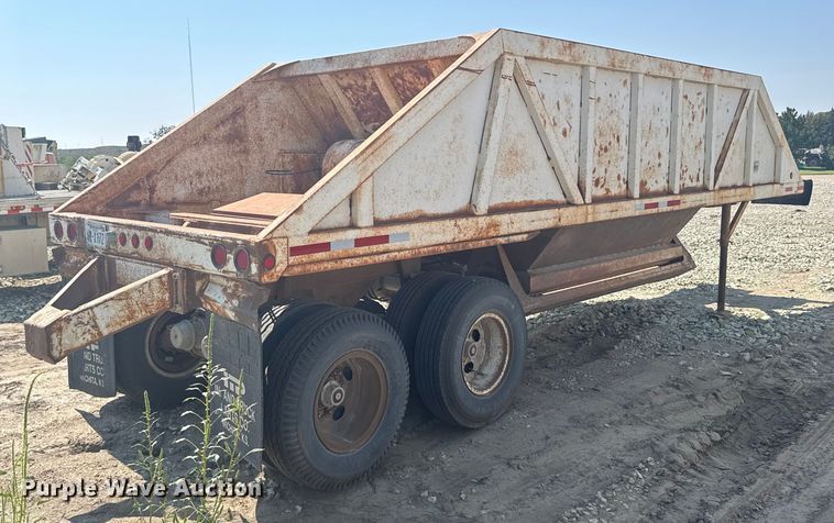 image for item ER2384 1988 Ranch manufacturing bottom dump trailer