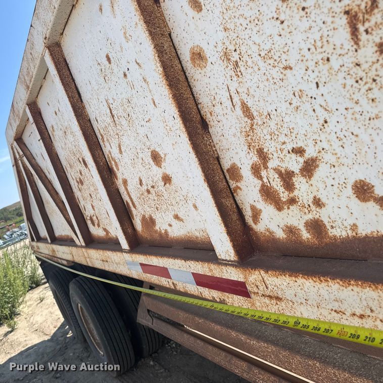 image for item ER2384 1988 Ranch manufacturing bottom dump trailer