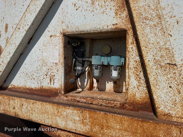 image for item ER2384 1988 Ranch manufacturing bottom dump trailer