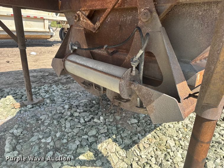 image for item ER2384 1988 Ranch manufacturing bottom dump trailer