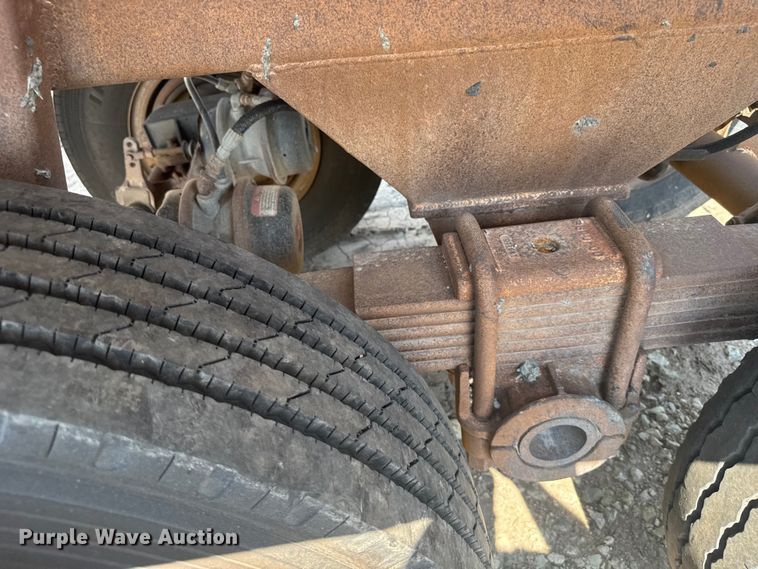 image for item ER2384 1988 Ranch manufacturing bottom dump trailer