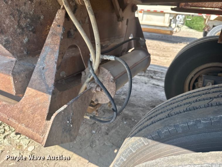 image for item ER2384 1988 Ranch manufacturing bottom dump trailer