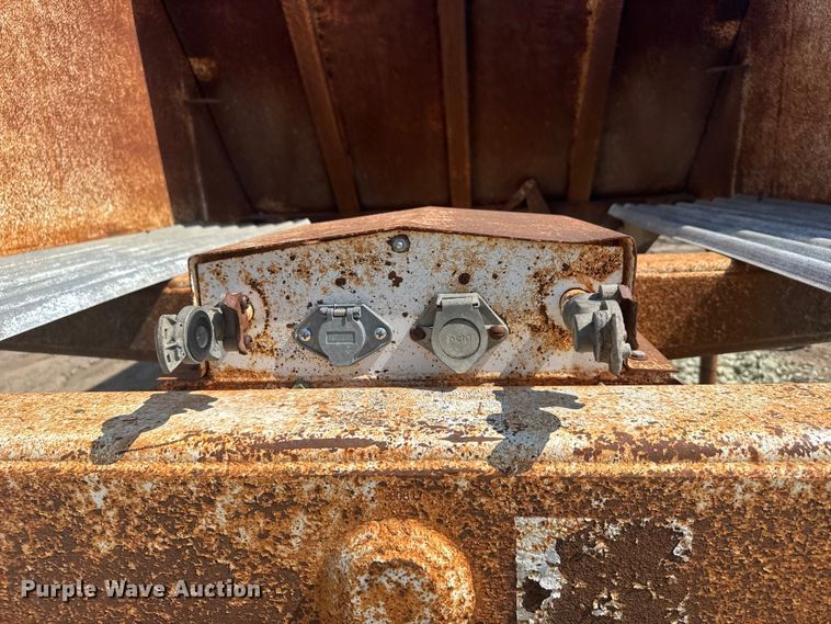 image for item ER2384 1988 Ranch manufacturing bottom dump trailer