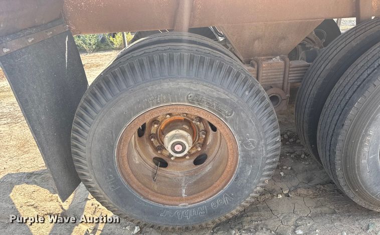 image for item ER2384 1988 Ranch manufacturing bottom dump trailer