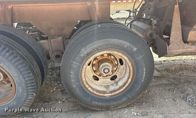 image for item ER2384 1988 Ranch manufacturing bottom dump trailer