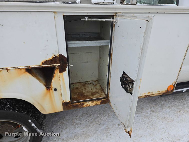 image for item ES2593 2008 Ford F450 bucket truck