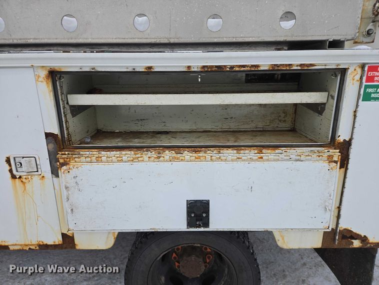 image for item ES2593 2008 Ford F450 bucket truck