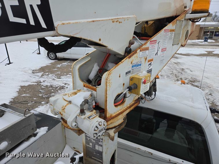image for item ES2593 2008 Ford F450 bucket truck