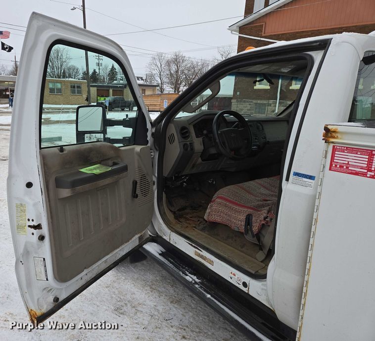 image for item ES2593 2008 Ford F450 bucket truck