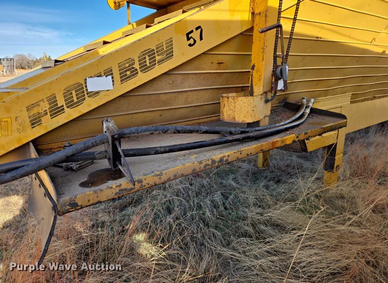 image for item ES2666 1986 Flowboy ST-1000S belt trailer