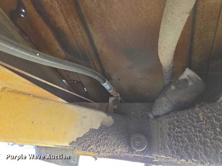 image for item ES2666 1986 Flowboy ST-1000S belt trailer