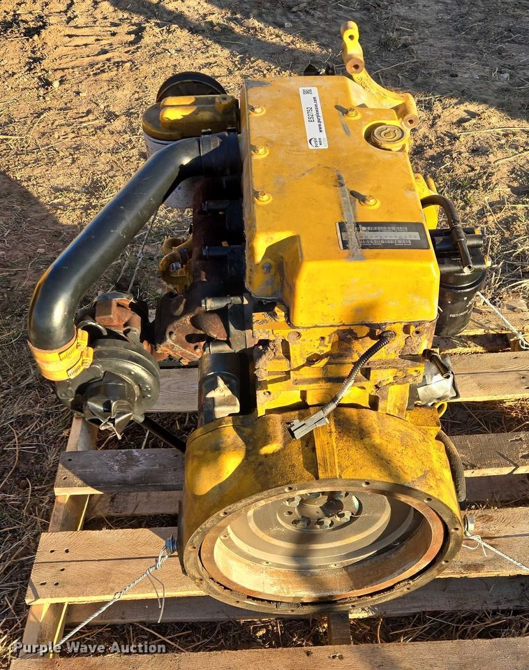 image for item ES2752 John Deere 4024TF270 engine