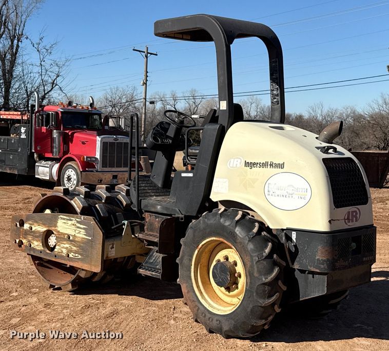 image for item ES5660 Ingersoll Rand SD-45F TF single drum vibratory roller