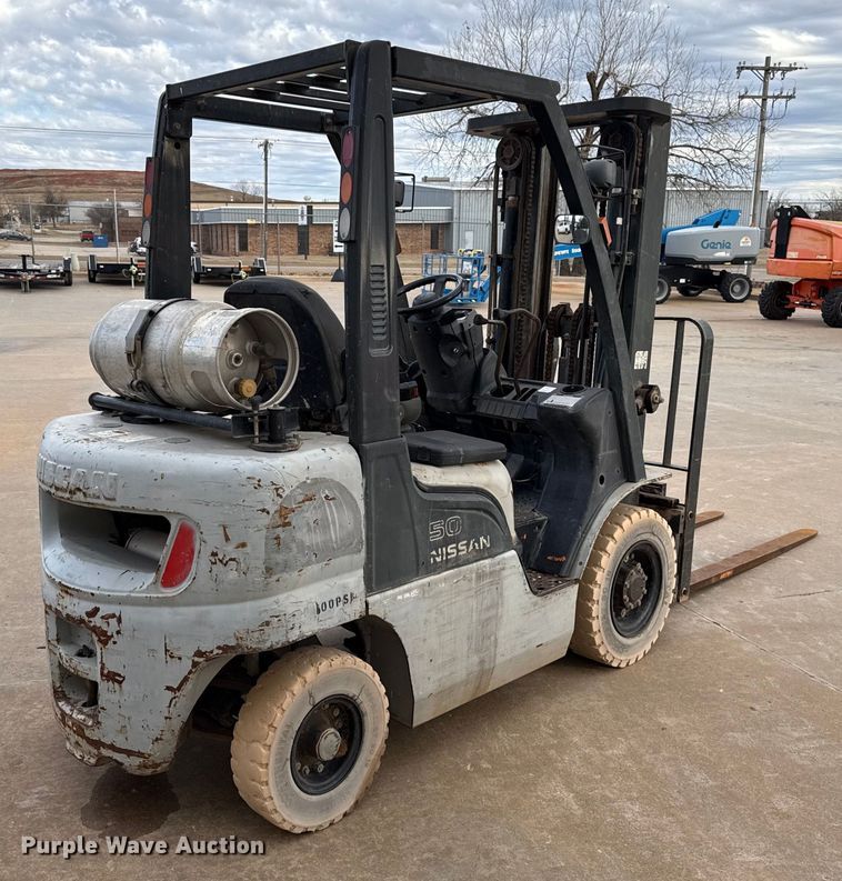 image for item ES5662 2006 Nissan MPL02A25LV forklift