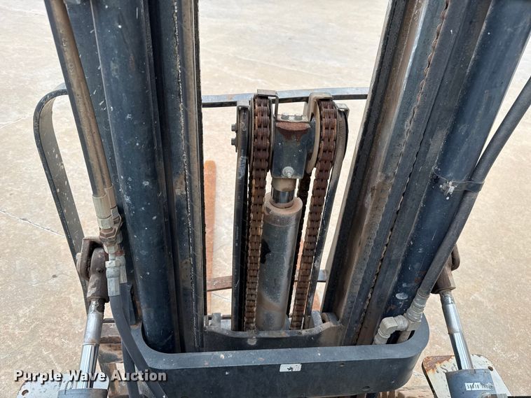 image for item ES5662 2006 Nissan MPL02A25LV forklift