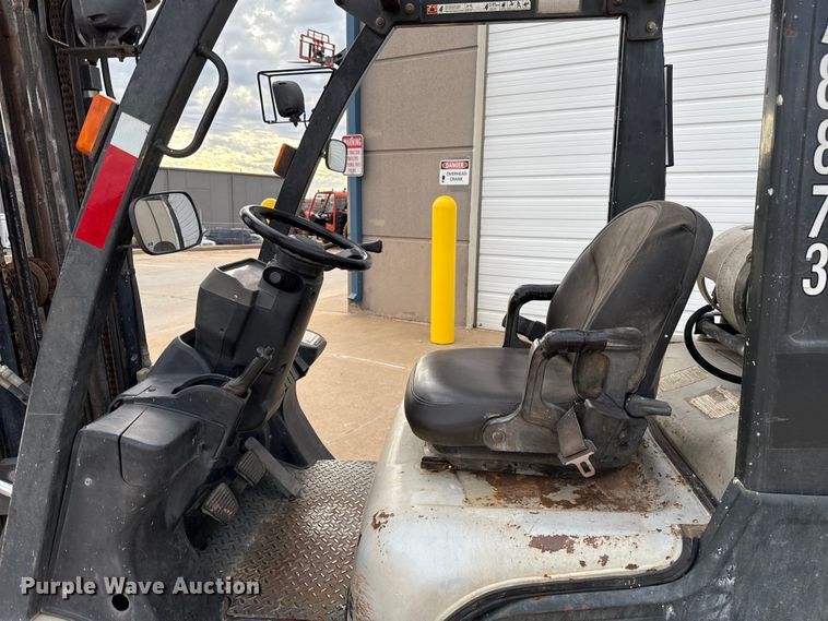 image for item ES5662 2006 Nissan MPL02A25LV forklift