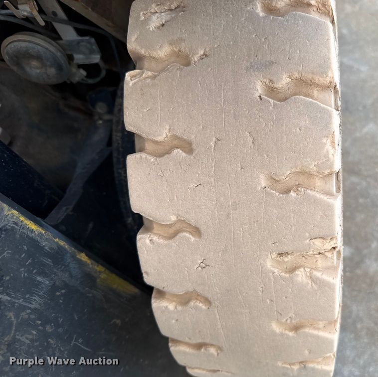 image for item ES5662 2006 Nissan MPL02A25LV forklift