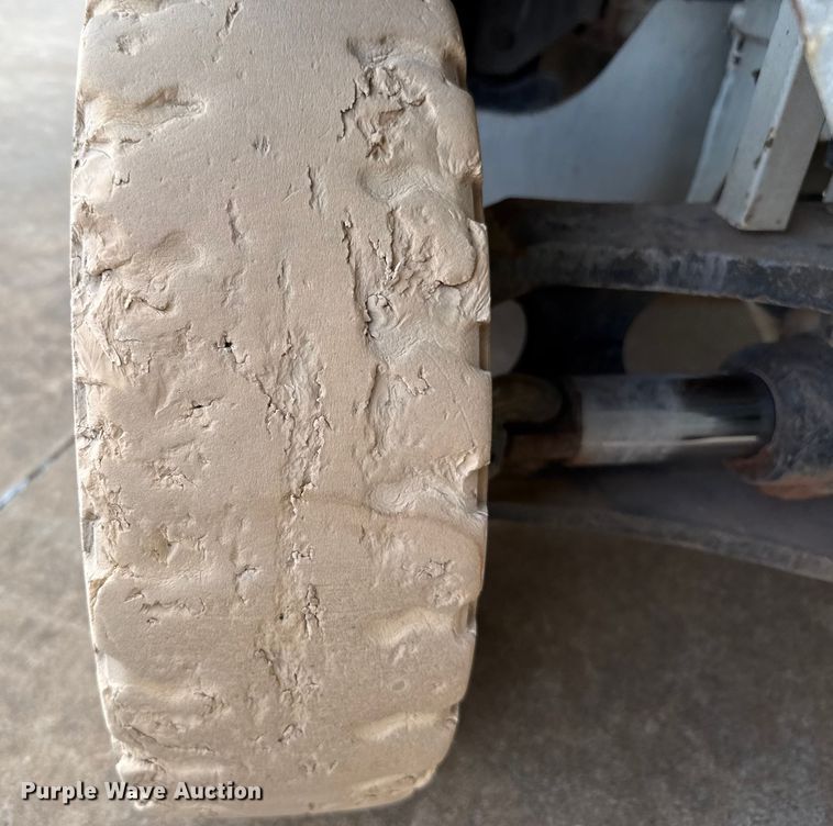 image for item ES5662 2006 Nissan MPL02A25LV forklift