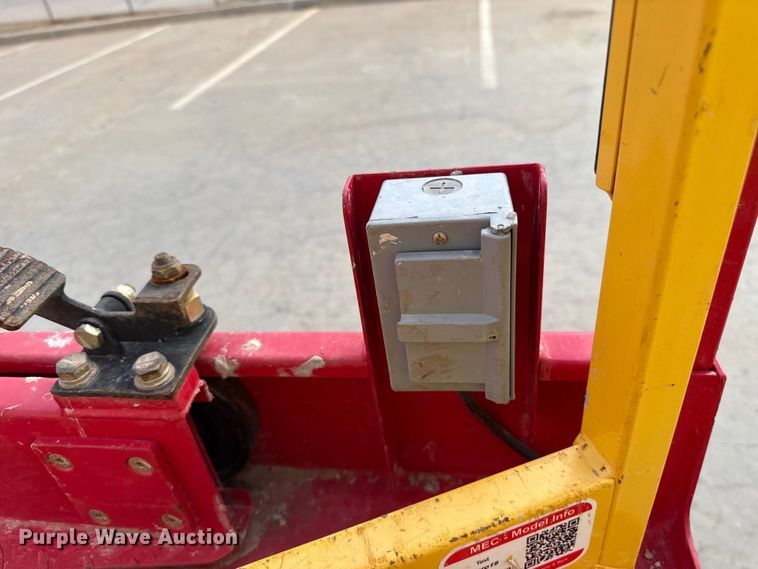 image for item ES5663 2022 MEC Micro 19 scissor lift