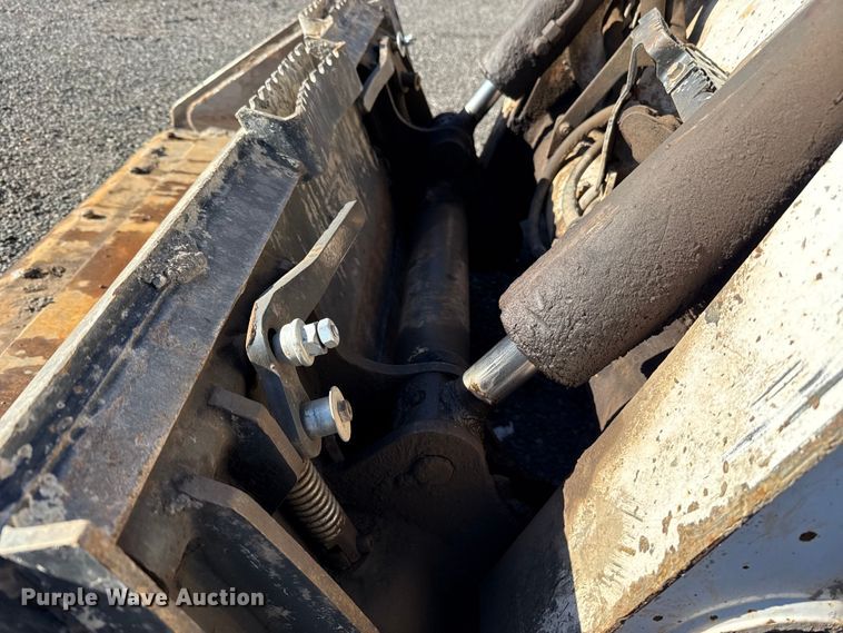 image for item ES5697 2014 Bobcat S650 skid steer loader