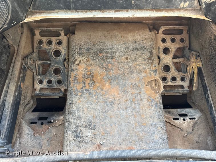 image for item ES5697 2014 Bobcat S650 skid steer loader