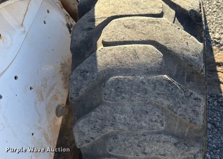 image for item ES5697 2014 Bobcat S650 skid steer loader