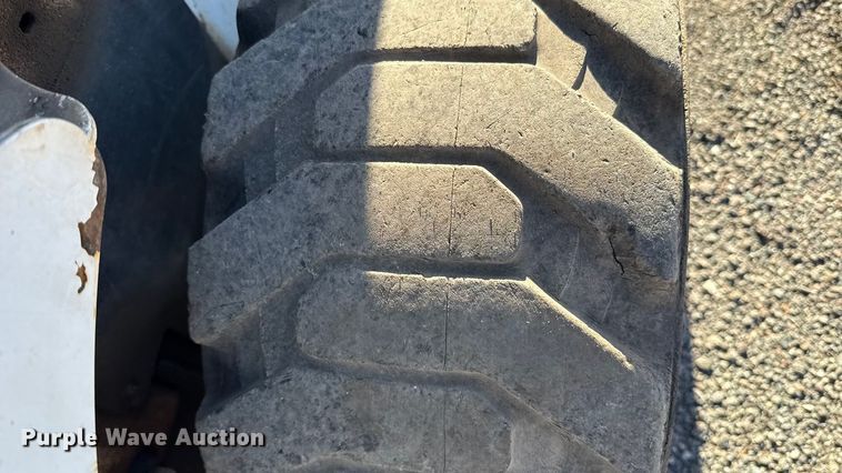 image for item ES5697 2014 Bobcat S650 skid steer loader