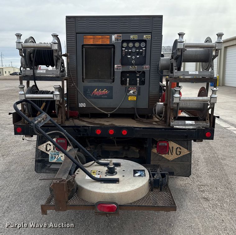 image for item ES5711 2011 Ford F550 Super Duty XL flatbed truck