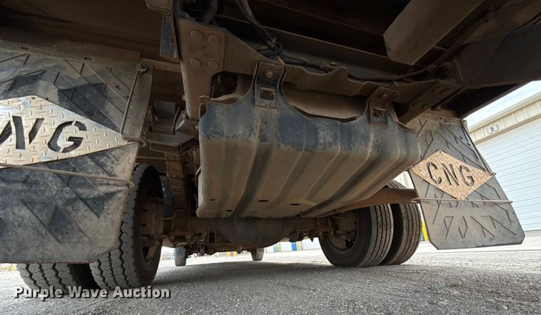 image for item ES5711 2011 Ford F550 Super Duty XL flatbed truck