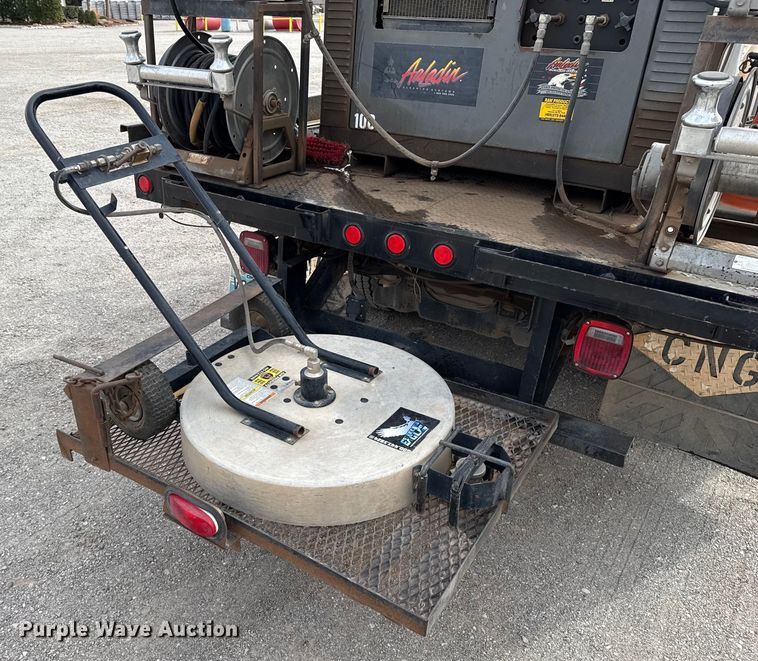 image for item ES5711 2011 Ford F550 Super Duty XL flatbed truck