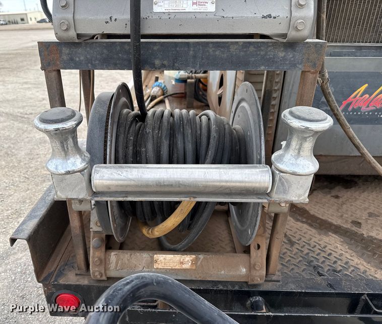 image for item ES5711 2011 Ford F550 Super Duty XL flatbed truck