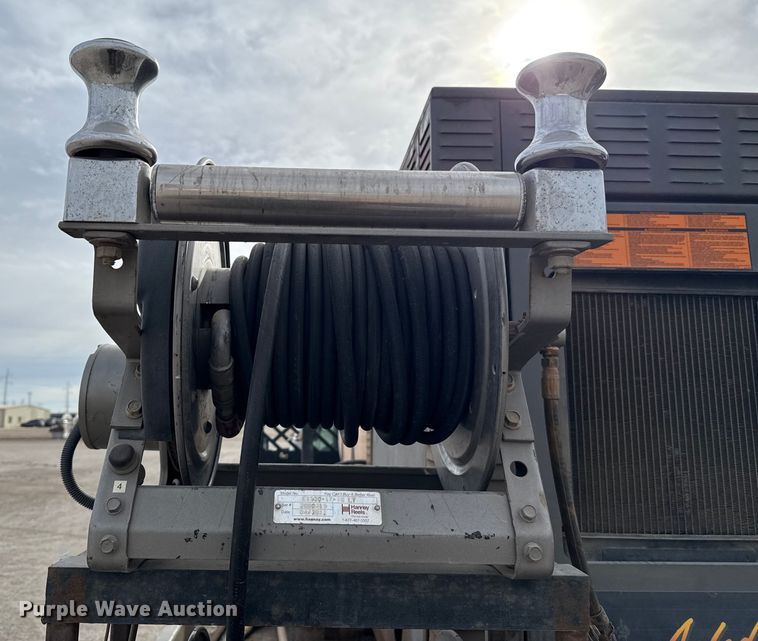 image for item ES5711 2011 Ford F550 Super Duty XL flatbed truck