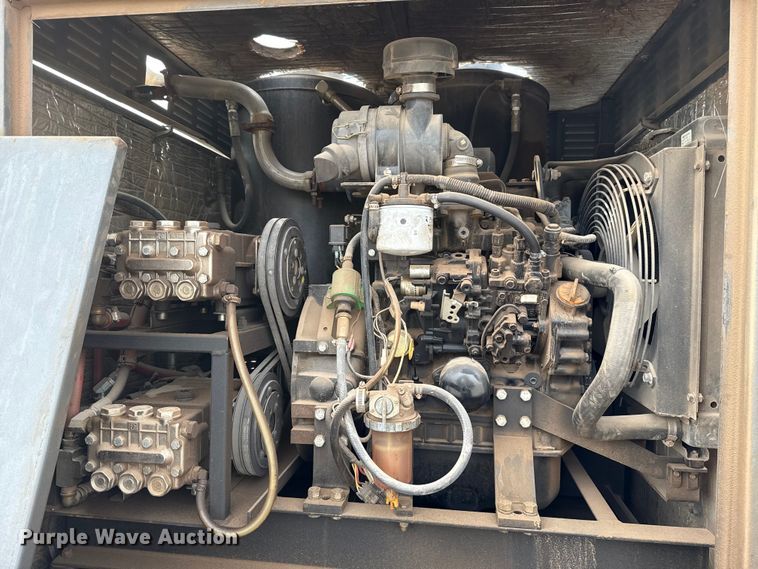 image for item ES5711 2011 Ford F550 Super Duty XL flatbed truck