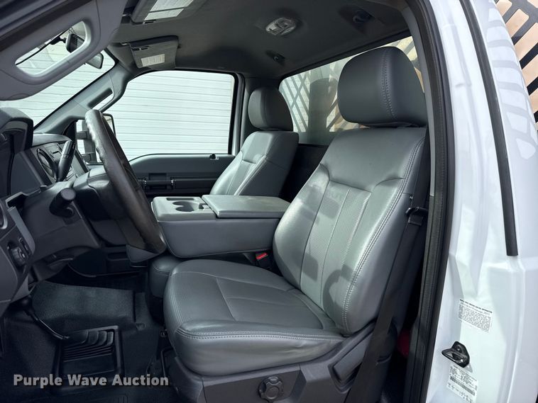 image for item ES5711 2011 Ford F550 Super Duty XL flatbed truck